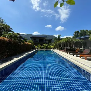 Semesteranläggning (resort) Baan Chainarong 