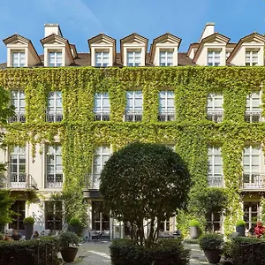 Hotel Le Pavillon De La Reine, Paris